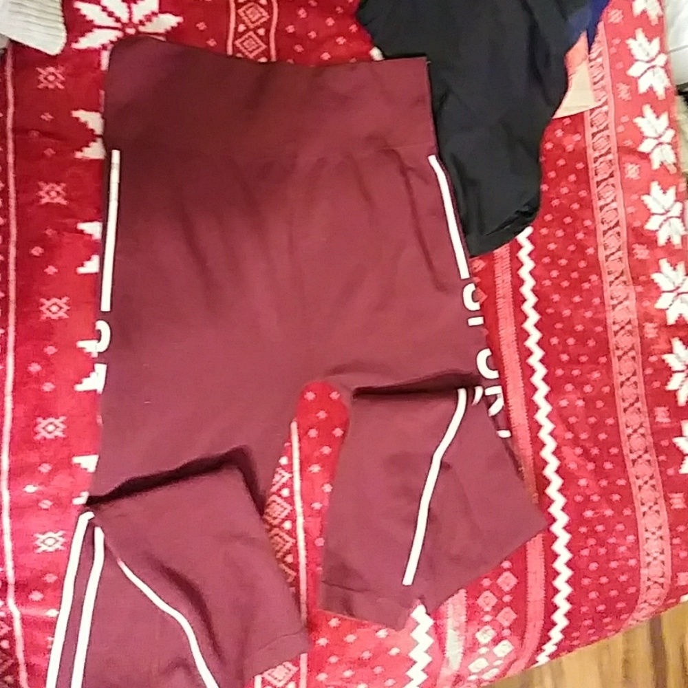 Sport maroon leggings